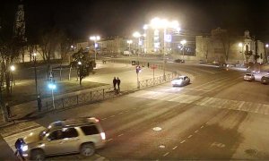 В Астрахани блондинка за рулем золотого Cadillac сбила женщину на зебре