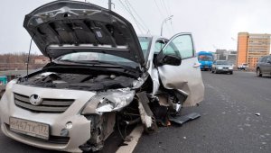 В Москве водитель Toyota Supra погиб, протаранив дерево