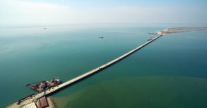Столкновение сухогруза с мостом у крымского полуострова привело к 35-милион ...