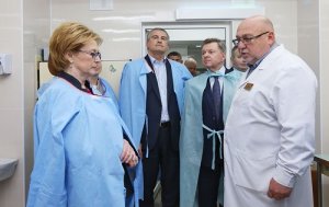 Министр здравоохранения России была с визитом в Ялтинской городской больниц ...