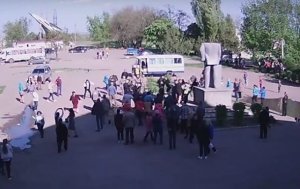 В Одесской области избили бойцов «Азова», приехавших чтобы снести Ленина