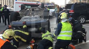Две автоледи устроили крупное ДТП с пострадавшими на Кутузовском проспекте