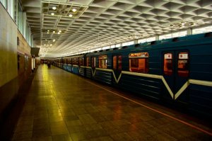 В московском метро начал курсировать «шекспировский» поезд