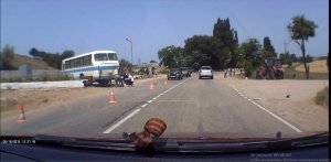 Смертельная авария в Крыму: легковушка протаранила автобус