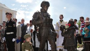 В Крыму открыт памятник «вежливым людям»