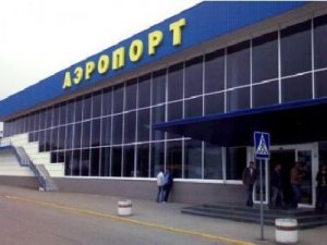 В аэропорту Симферополя вновь задерживают рейсы