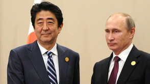 Абэ заявил, что Япония не обсуждает с Россией Крым