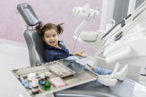 Стоматологи Москвы поделились методами восстановления сломанных зубов у детей