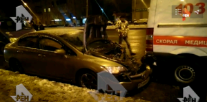 В Москве трое детей и двое взрослых пострадали в ДТП с автобусом, скорой и легковушкой