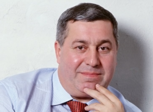 Уполномоченный по правам человека в России наградил Михаила Гуцериева “Спеш ...