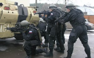 В Крыму ФСБ проводит операцию против экстремистов