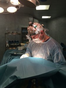 Пластический хирург не советует ставить импланты большого размера