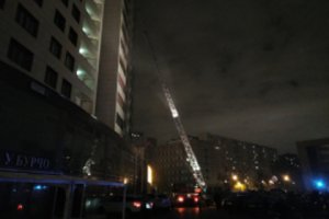 30 москвичей пострадали при пожаре в столичной высотке