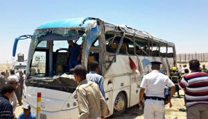 В Египте при нападении на автобус погибли 25 христиан-коптов