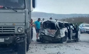 На Керченском шоссе в Феодосии столкнулись три автомобиля