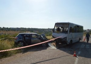 В Севастополе автомобиль “Nissan” столкнулся с автобусом – есть погибший