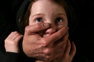 Педофилу, надругавшемуся над двумя малолетними девочками в Крыму, грозит 20 лет тюрьмы