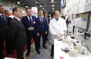 Выставку «Импортозамещение» посетил премьер-министр Дмитрий Медведев