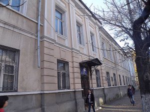Минобразования Крыма не стало квалифицировать стрельбу в гимназии Симферополя