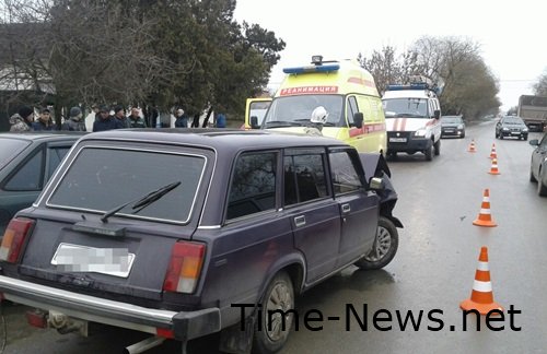 В ДТП В Евпатории столкнулись легковушки: пострадали водители