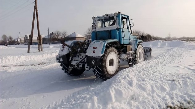В Татарстане умирающую женщину везли до «скорой» в ковше трактора