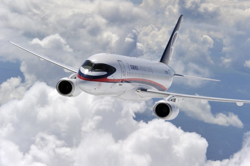 Самолет SSJ-100 аварийно сел во Внуково