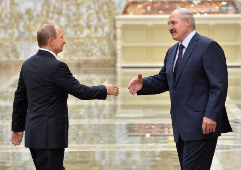 Россия поможет Беларуси кредитом на 1,5 млрд долларов