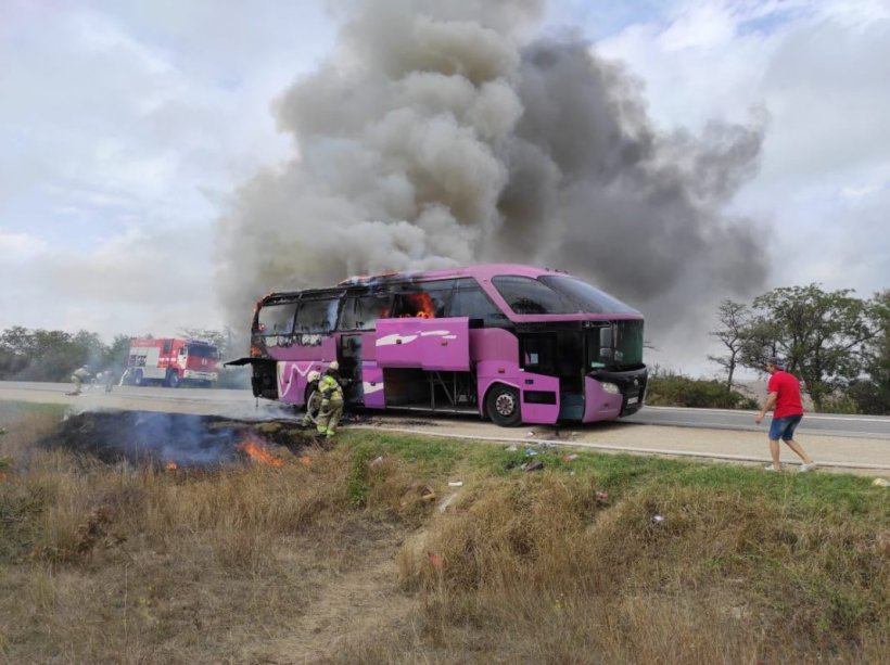 В Крыму сгорел рейсовый пассажирский автобус 