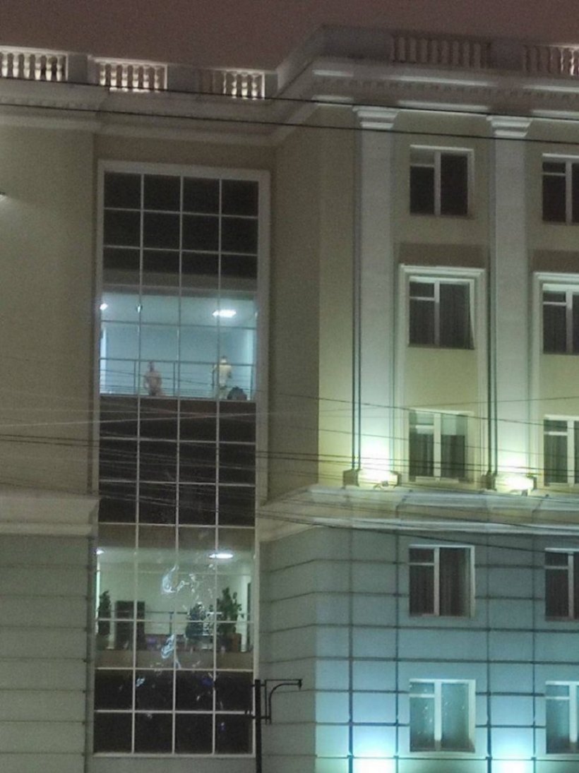 Власти Удмуртии рассказали, что делали голые мужчины возле окон в здании правительства 