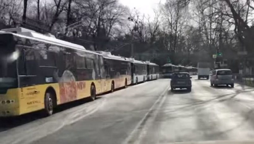 В Симферополе остановилось троллейбусное движение 