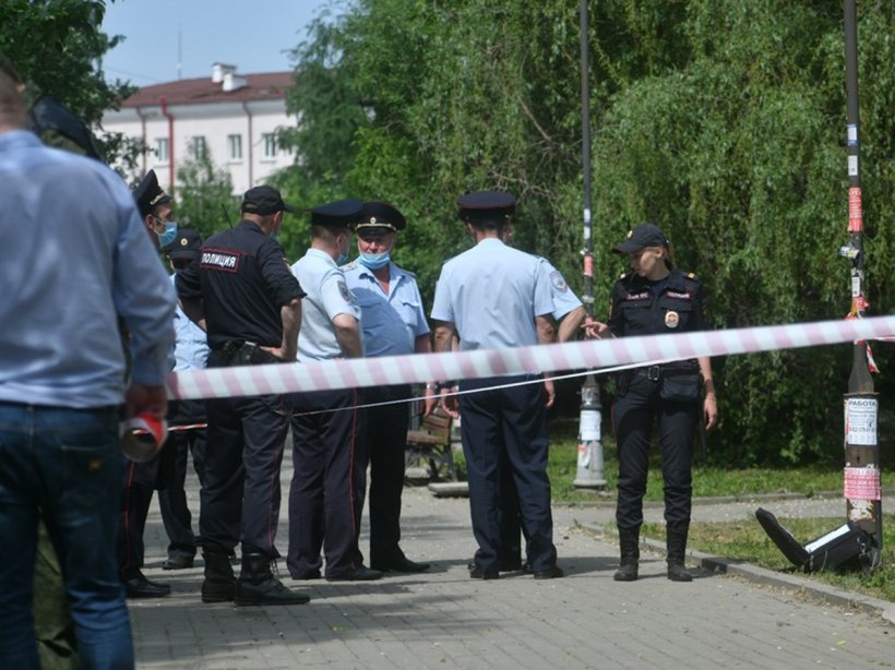 Вооруженный ножом мужчина смертельно ранил несколько людей в Екатеринбурге