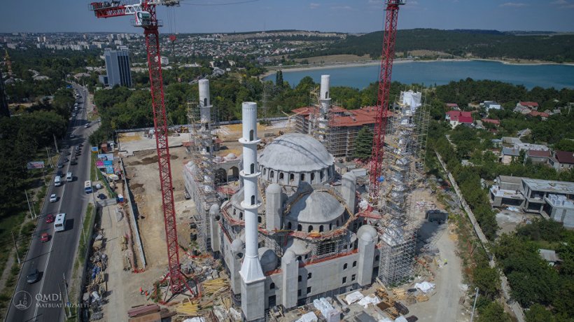 Путин призвал правительство содействовать строительству Соборной Мечети в К ...