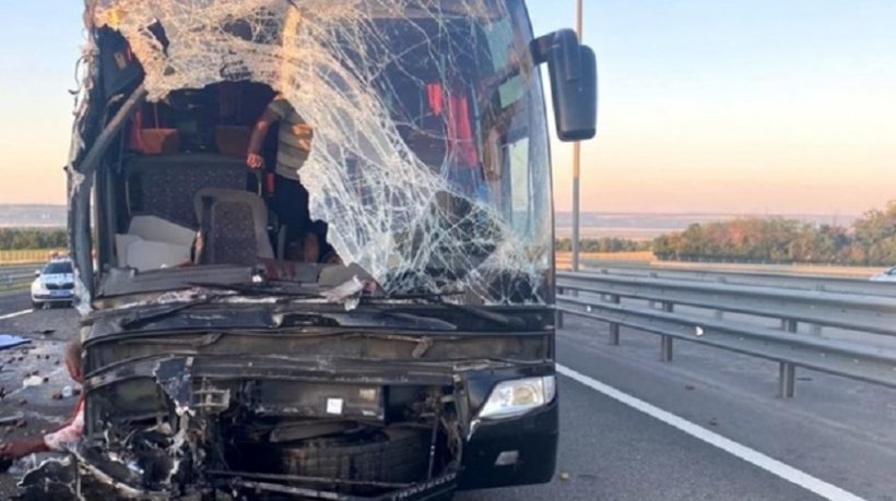 На трассе «Дон» под Ростовом разбился автобус с туристами из Крыма