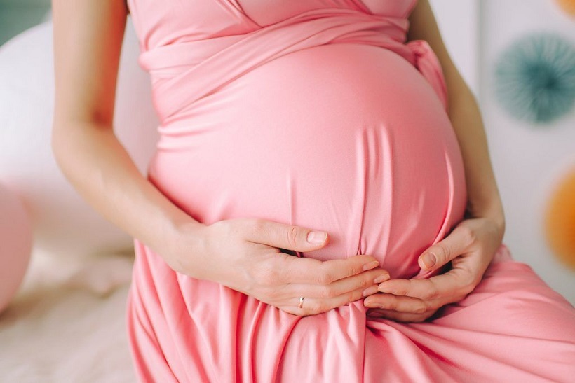 «Будем рожать»: мать 12-летней беременной москвички дала согласие 