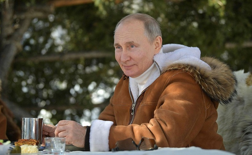 Путин и Шойгу отправились в тайгу на отдых