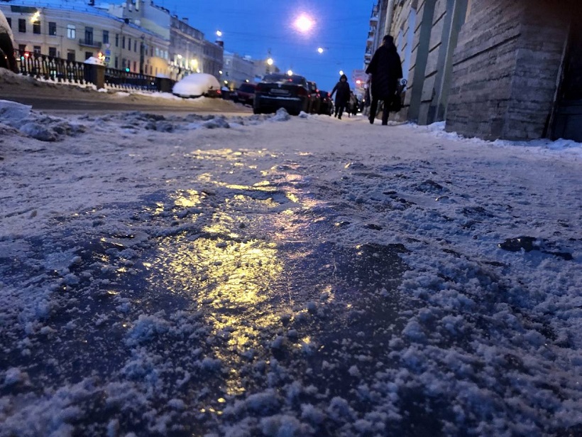 Из-за гололедицы и мокрого снега в Санкт-Петербурге объявили о «желтом» уро ...