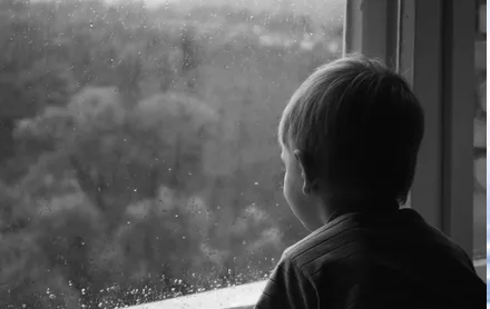 В Москве ребенка выбросили из окна детсада – очевидцы
