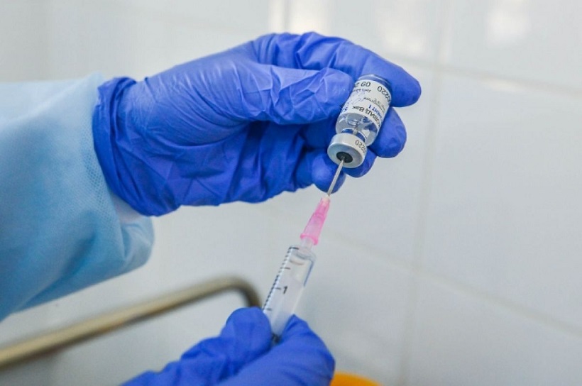 В Москве начали вакцинировать от коронавируса детей