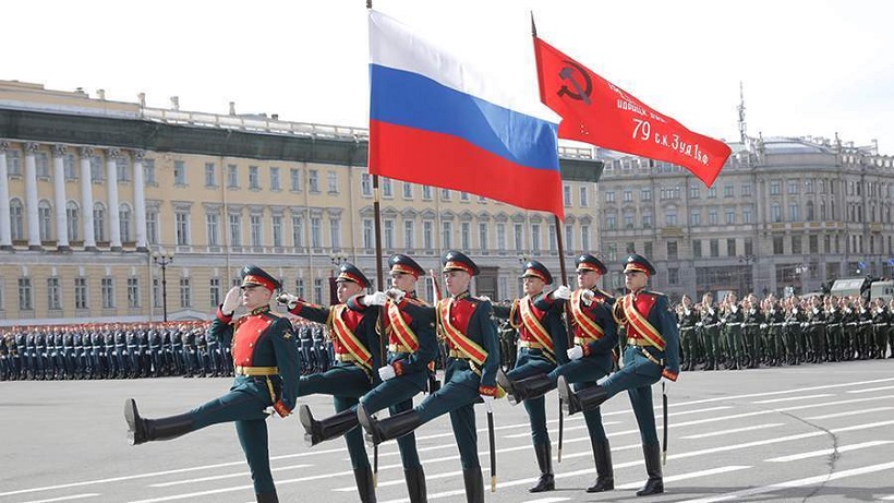 Крымский депутат предложил ребрендинг российского флага