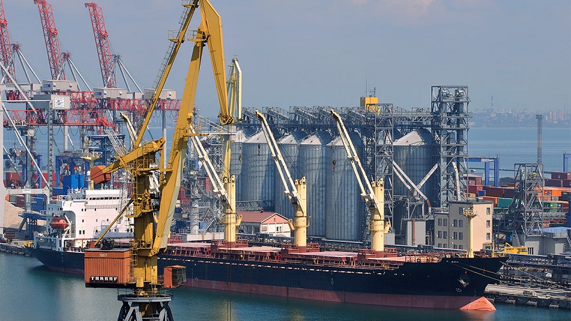 Военная активность в портах Одессы не повлияет на отгрузку зерна – Песков
