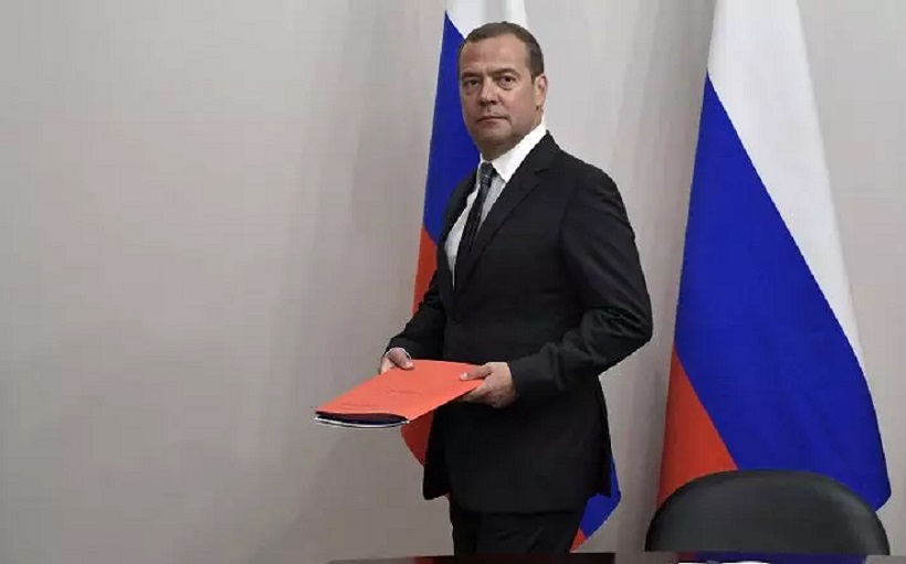 Медведев оценил призыв Зеленского принудить россиян к ответственности и зап ...