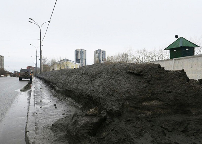 Журналист Смоляк оценил работу коммунальных служб по уборке снега в Петербу ...