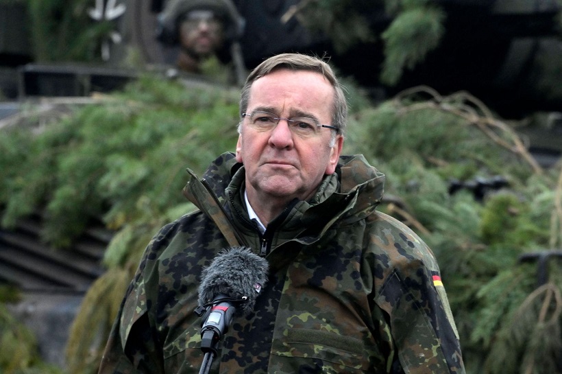 Министр обороны Германии призвал не радоваться поставкам танков