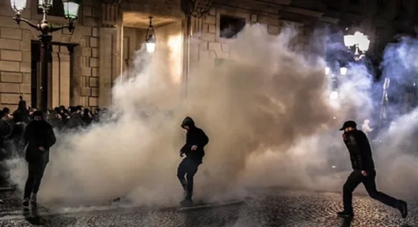 Вотума недоверия правительству Франции не будет – в стране готовят новые акции протеста