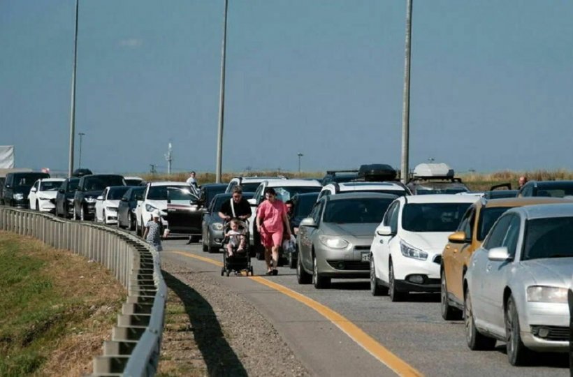 Путин поручил обеспечить безопасность туристов на Крымском мосту