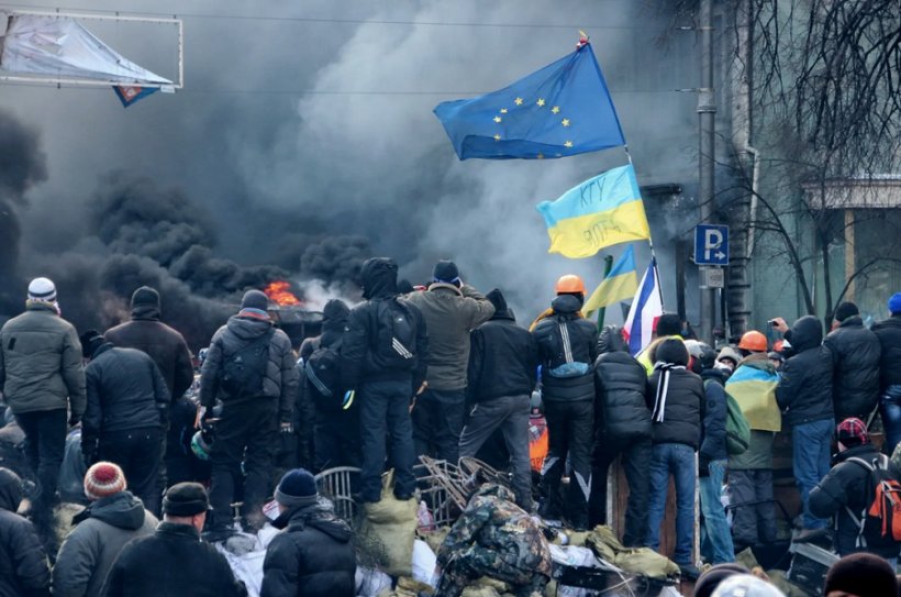 Сенсация в украинских СМИ: госпереворот под прикрытием нейросетевых видео с Залужным