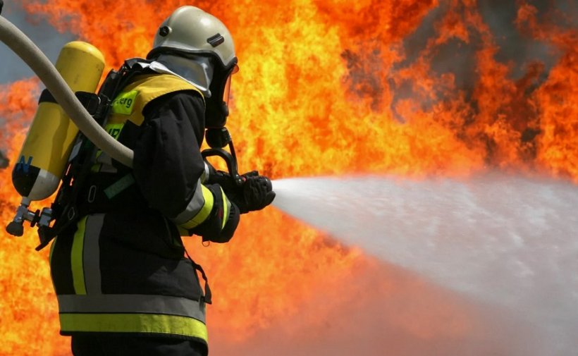 Крупный пожар в Анапе: горит многоэтажка на Объездной улице. Эвакуировано 440 человек