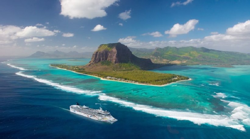 Холера и карантин испортили отдых туристам на райском острове Маврикий