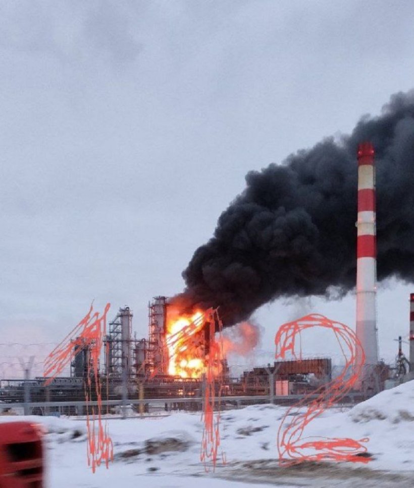 Беспилотник атаковал нефтебазу «Лукойла» в Нижегородской области. Горит нефтебаза «Лукойл-Нижегороднефтеоргсинтез» в Кстово