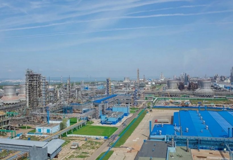 В Казани и Нижнекамске эвакуируют сотрудников нефтеперерабатывающих предприятий